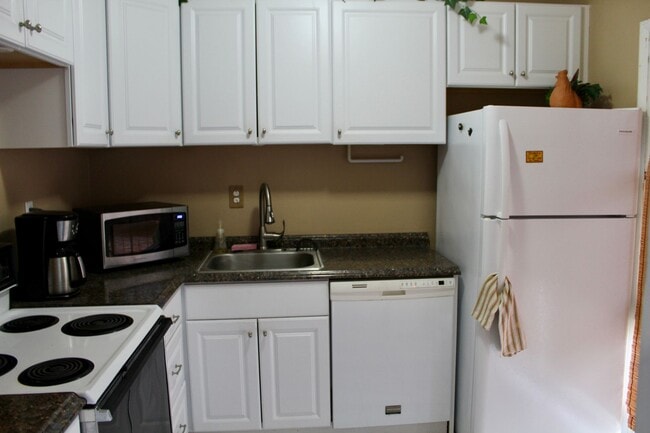 Photo - Beautiful 2/2 Riverfront Condo