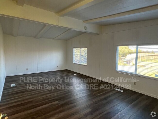 Building Photo - 1051 E Gobbi St Rental