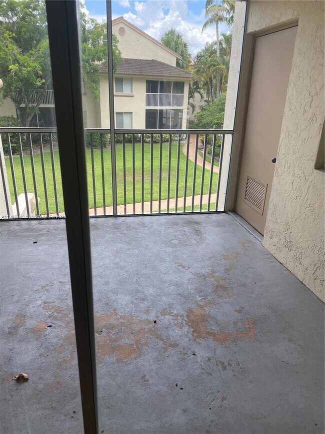 Photo - 19215 Glenmoor Dr Unidad 1