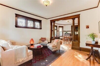 Photo - 980 6th St E