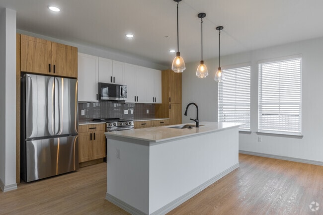 2BR, 2BA - 1,253SF - Kitchen - The Elara