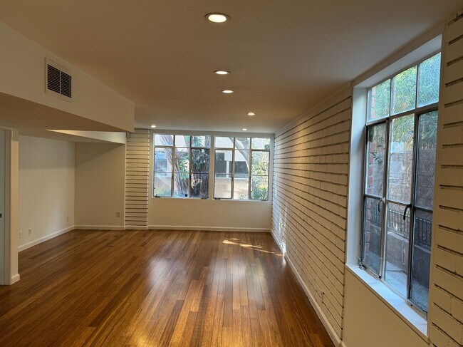 Photo - 1211 Horn Ave Unit 104