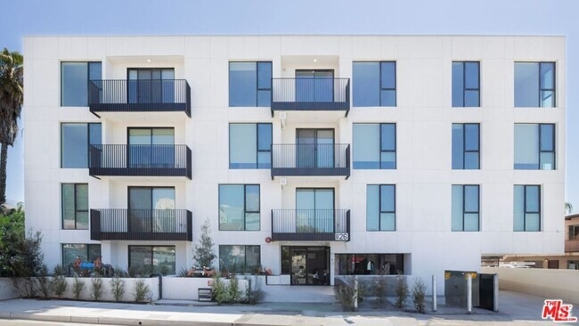 Building Photo - 1126 Cornwell St Unit 109 Rental