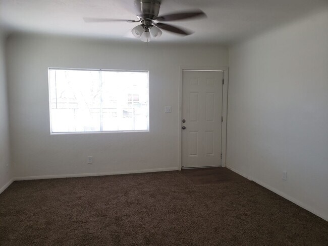 Photo - 743 S 6th St Unidad 1