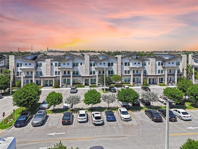 Building Photo - 10455 NW 82nd St Unit 4