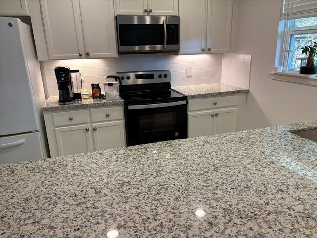 Photo - 9511 Bundy Ln