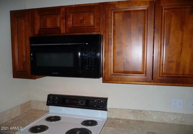 Photo - 7110 N 68th Ave