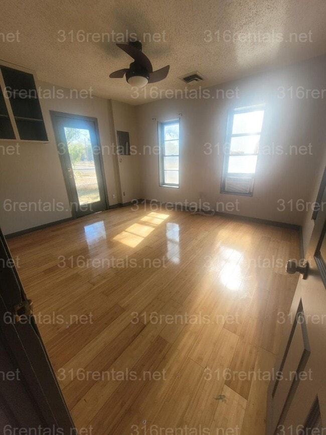 Photo - $850 - 2 bed 1 bath - Single Family Home
