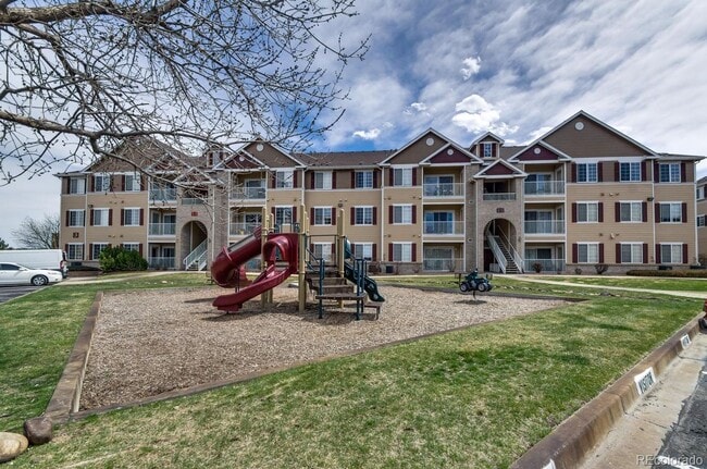 Building Photo - Top Floor Penthouse Condo in Cherry Creek School District Unit 3-301