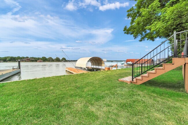 Photo - 1216 Lake View Dr