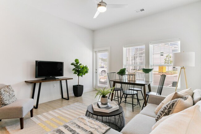 Photo - Bay Pointe at Summerville