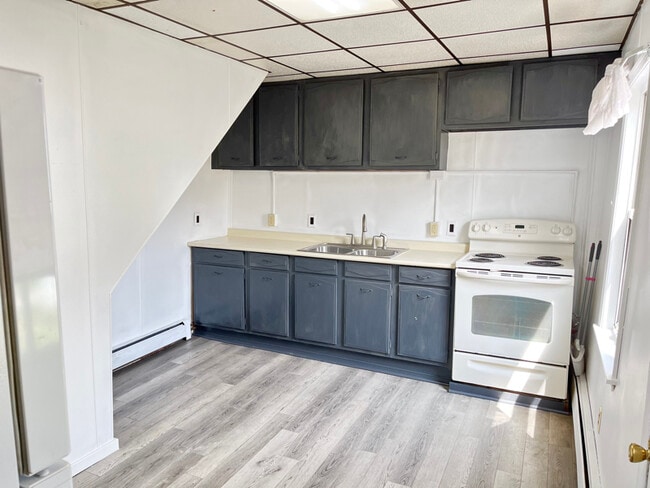 Photo - 10 E Carroll St Unit Rear