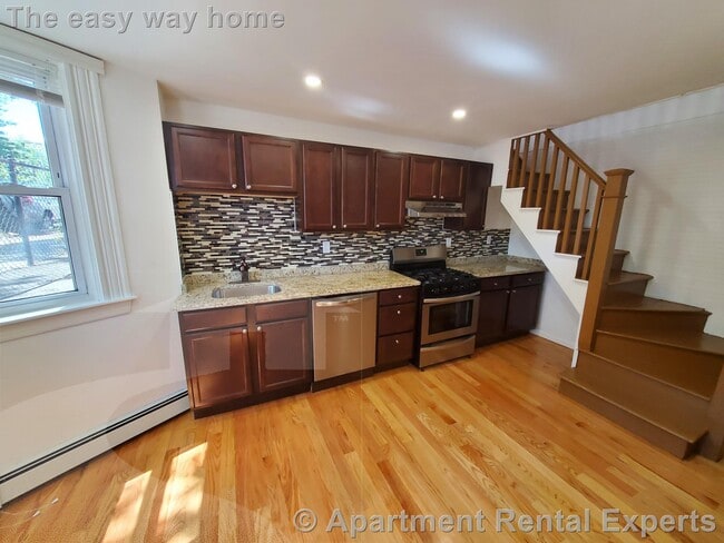 Photo - 223 Broadway Unidad #5