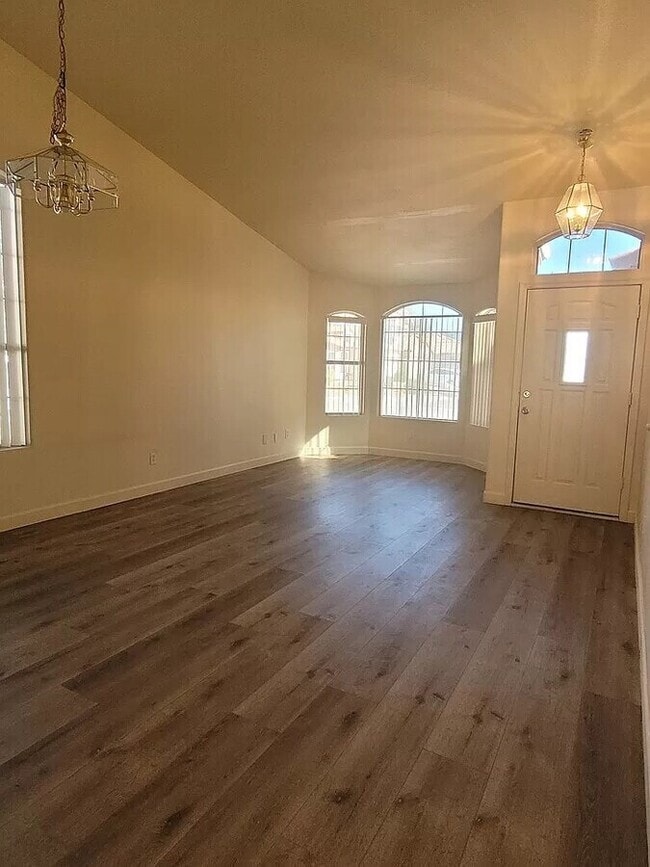 Photo - Beautiful 4-bedroon 2.5 bath home