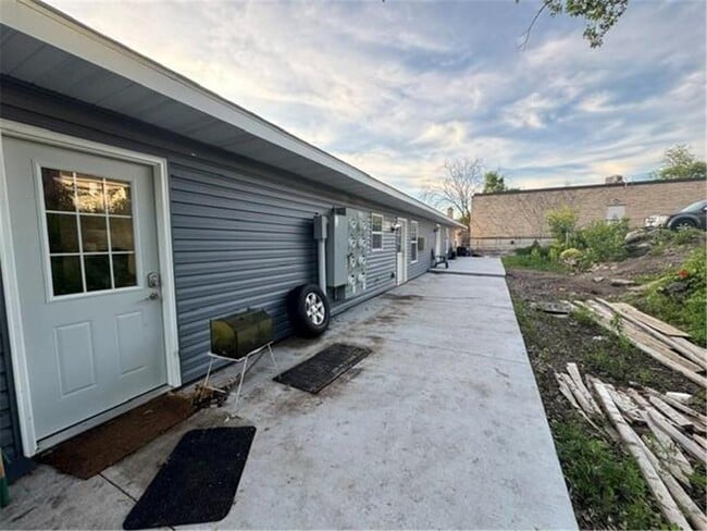 Photo - 128 S Washington St
