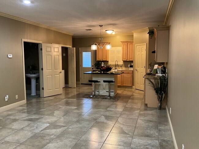 Photo - 1720 Mignonette Ln