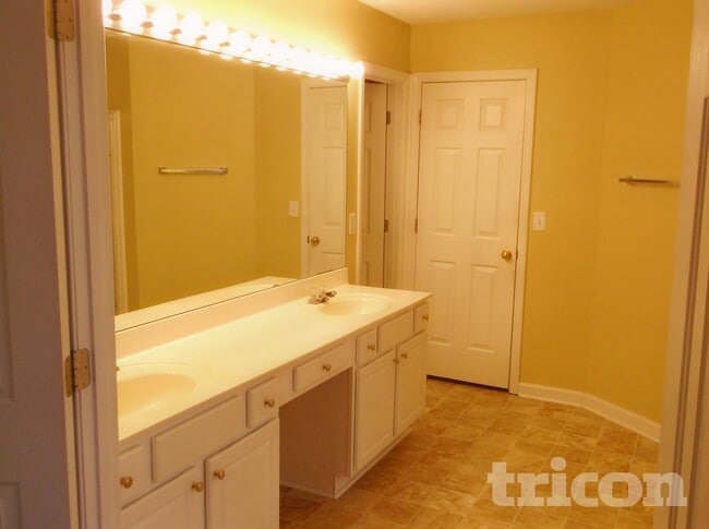 Photo - 3515 Donamire Way NW