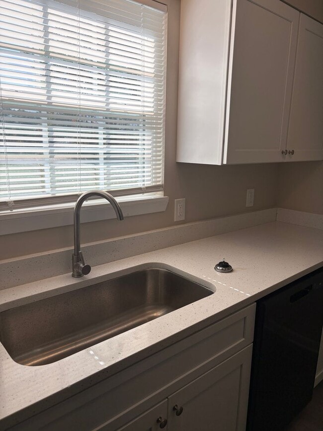 Photo - Newly Renovated 2 Bedroom 1.5 Bathroom Townhome Unit 106 Ellis Drive- 2
