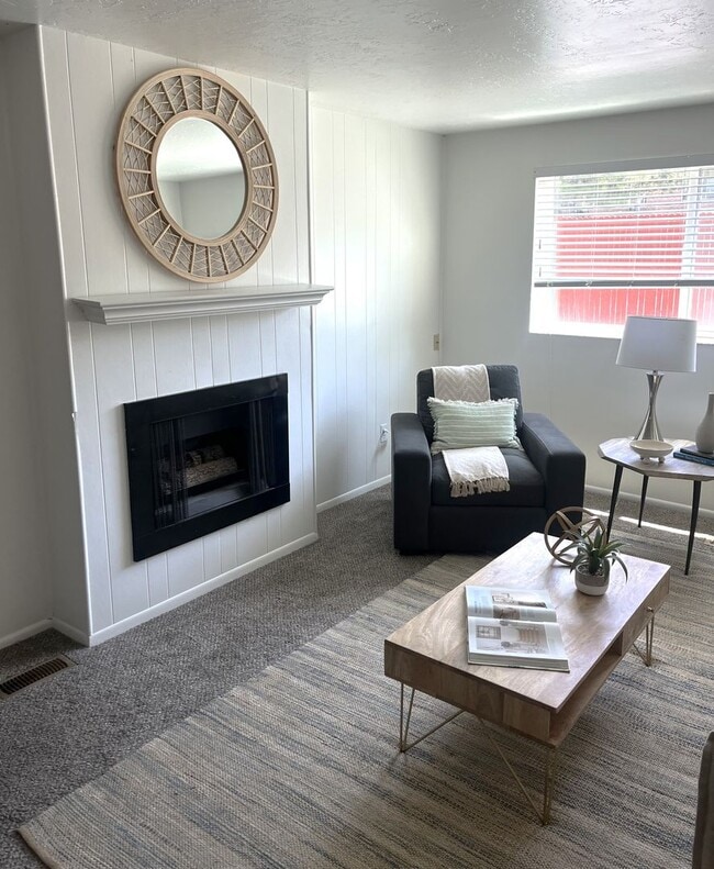 Photo - 2 Bedroom Condo for Rent Unit 13