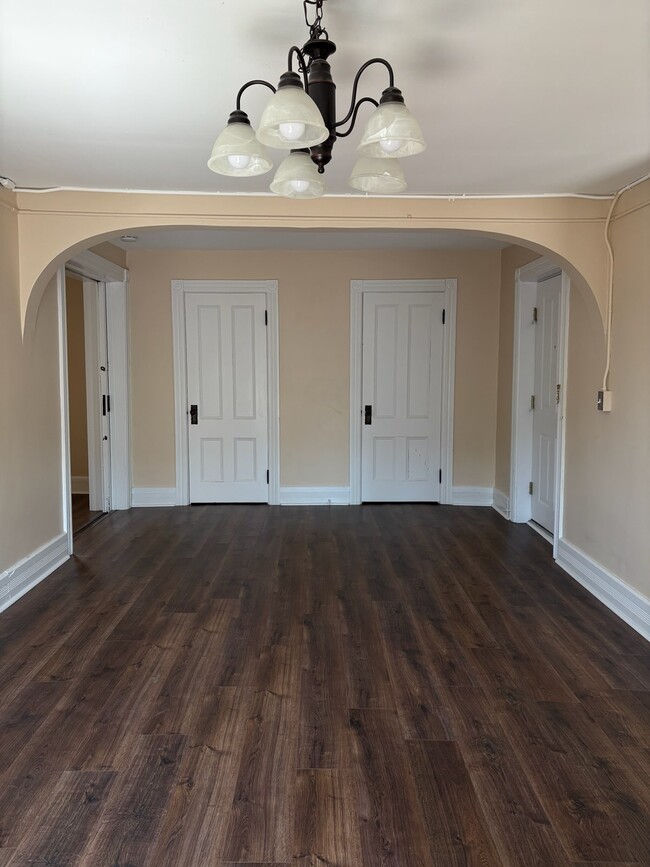 Dining room - entrance - 122 Spring St Unit apartment 1