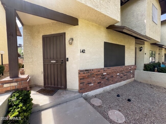 Photo - 170 E Guadalupe Rd