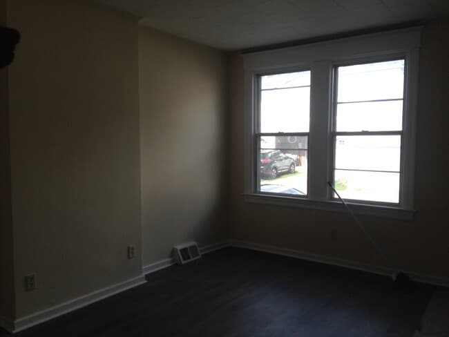 Photo - Great Home!! Spacious Living Area! Back Yard and Deck! Washer/Dryer Hook-Ups!