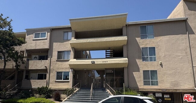 Building Photo - 10757 Hortense St Unit 304 Rental