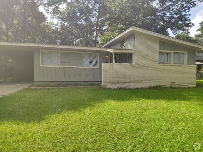 Building Photo - 646 Piermont St Rental