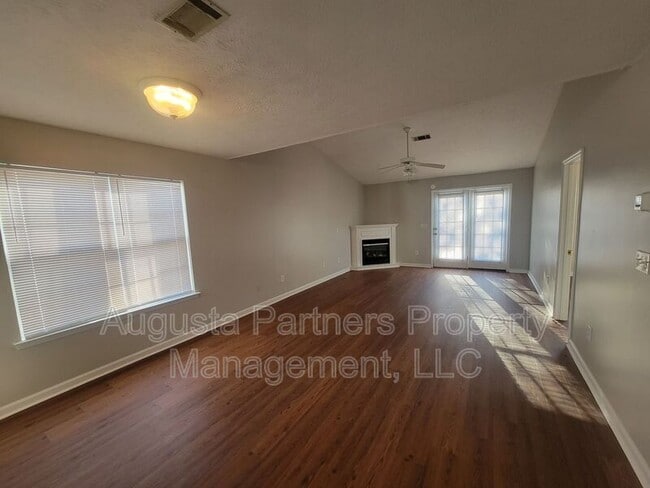 Photo - 920 Cammaron Way