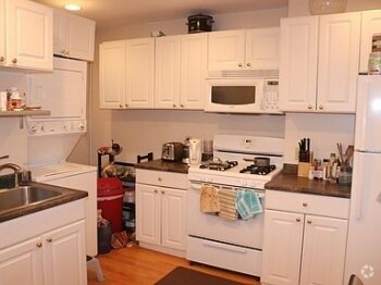 Building Photo - 240 Allston St Unit 1 Rental