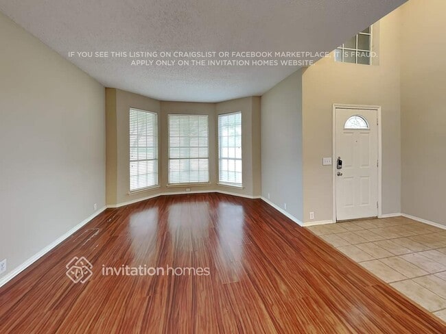 Photo - 705 River Oak Way