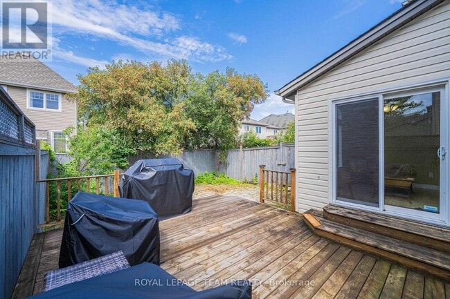 Photo - 216 Horseshoe Crescent