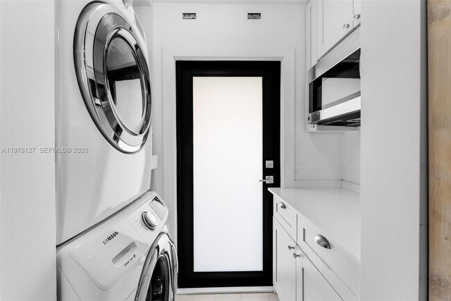 Photo - 6901 Edgewater Dr Unit 315