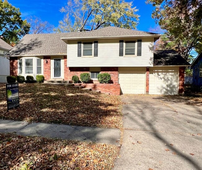 Building Photo - Amazing 4 Bedroom Home!