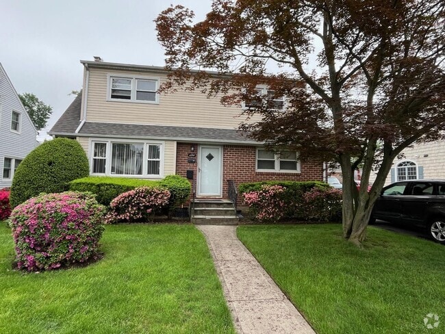 Building Photo - 480 Pennsylvania Ave Rental