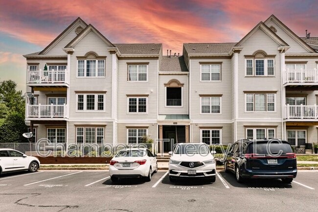 Building Photo - 21850 Locomotive Terrace Unit #100