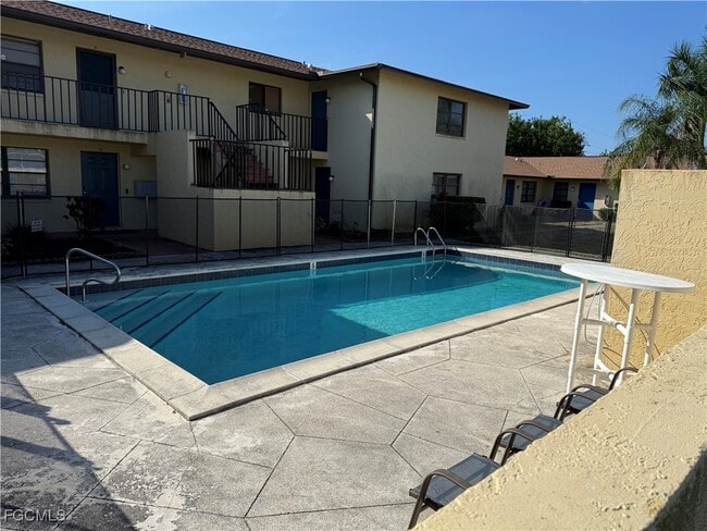 Photo - 1104 SE 8th St Unit 4