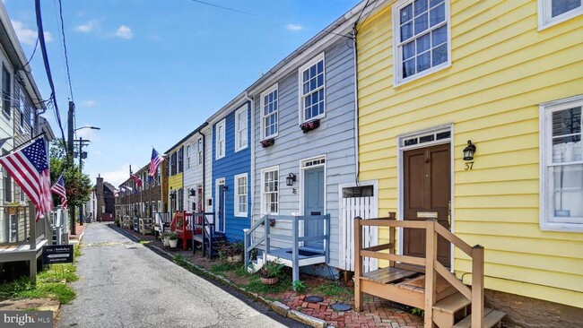 Photo - 35 Pinkney St