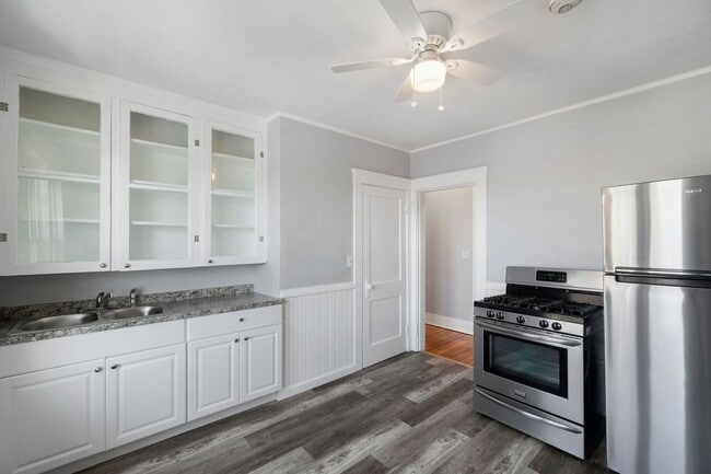 Photo - 508 Lonsdale Ave Unit 3R