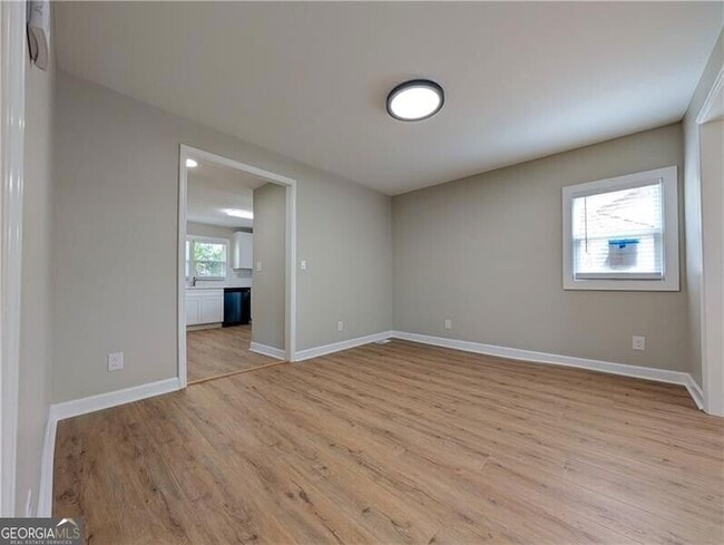 1377 Pine Ave