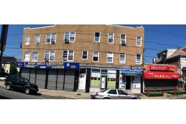 Primary Photo - 1041 Louisa St