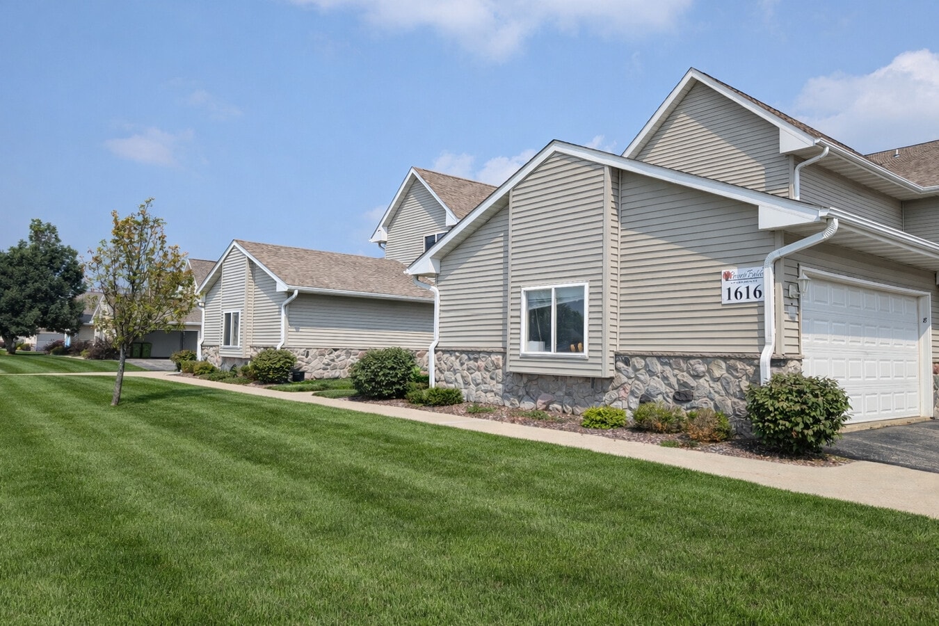 Photo - Prairie Fields Apartments
