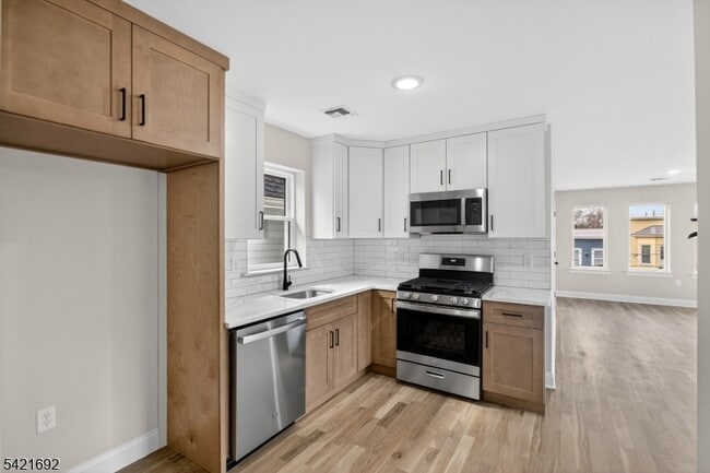 Photo - 455 Fulton St