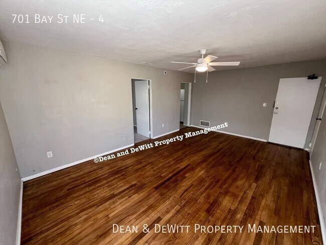 Photo - 701 Bay St NE Unidad 4