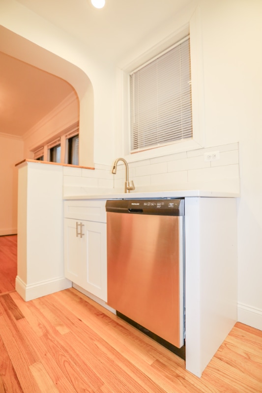 Photo - 2217 W Montrose Ave Unit 3