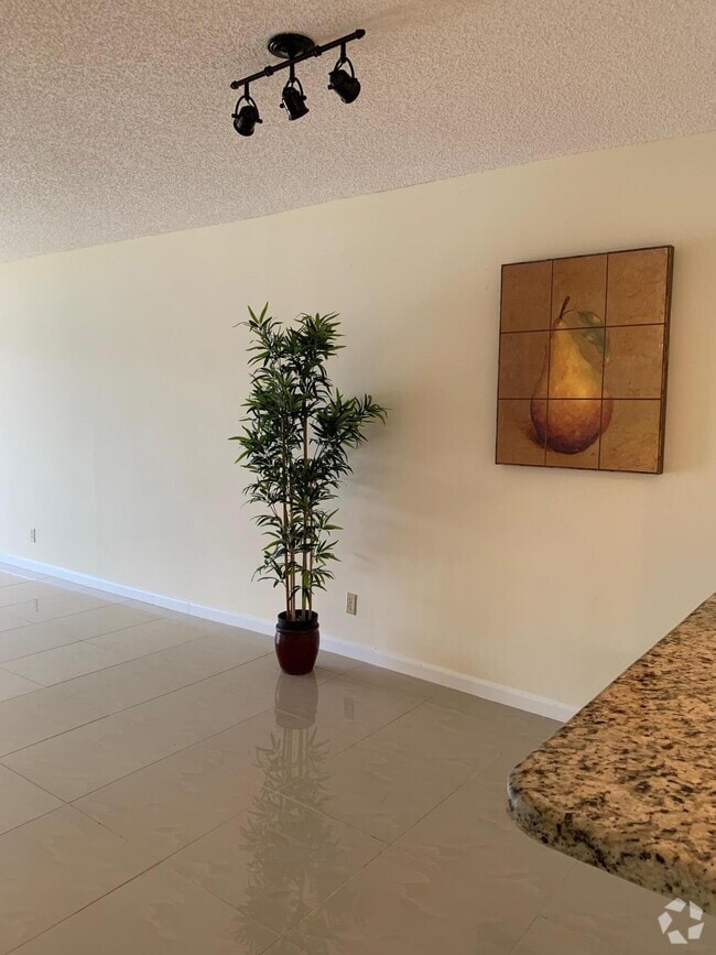 Building Photo - 3212 Strawflower Way Unit 204 Rental