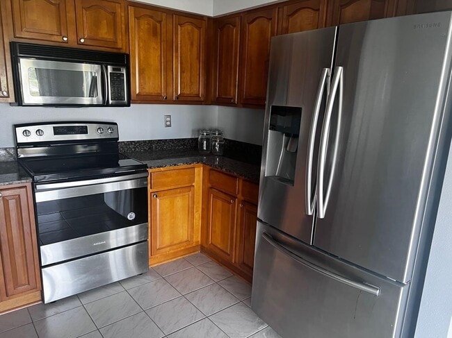 Photo - 112 Northshore Cir