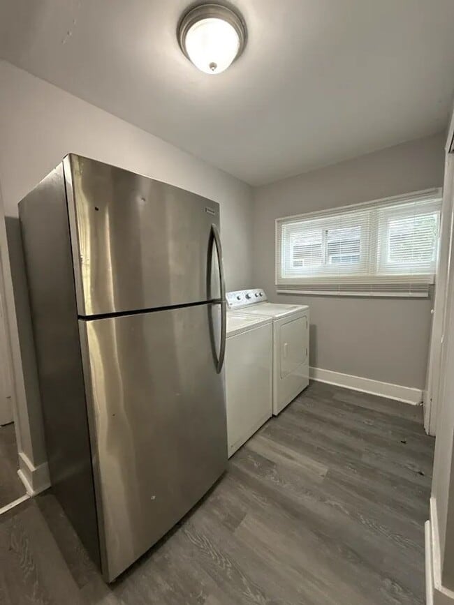 Photo - 600 Mayland Ave SW