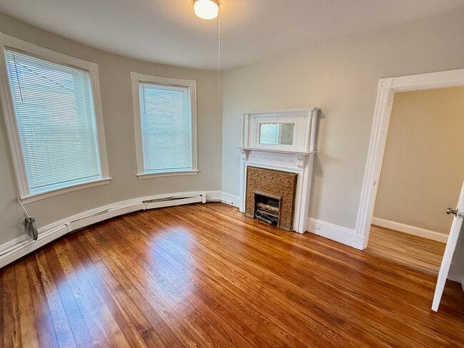 Photo - 11 Linden St Apartments Unit 2