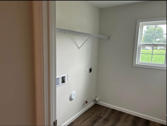 Photo - 403 Old Carlyle Rd Unit 1